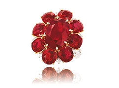 显赫的总重14.89克拉天然缅甸鸽血红红宝石戒指