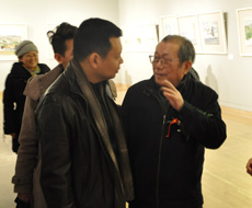 参展艺术家徐小东（左）与原中央美术学院教授潘世勋先生（右）